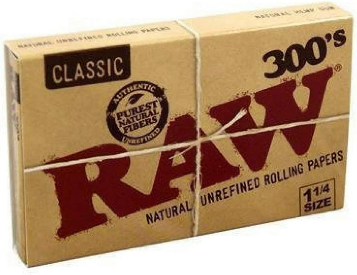 Rolling papers pack in Classic branding, natural unrefined, 1 1/4 size, 300 count