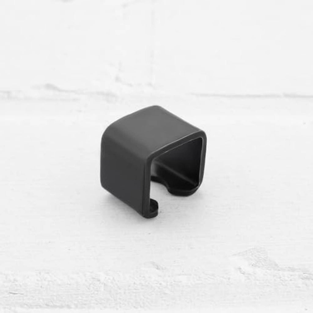 Black rubber trolley jack link clip, open slot with side pin notch