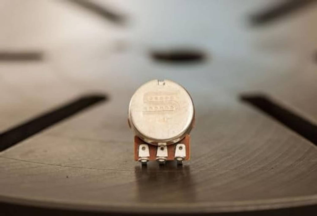 Audio taper potentiometer with metal top and 3 solder pins