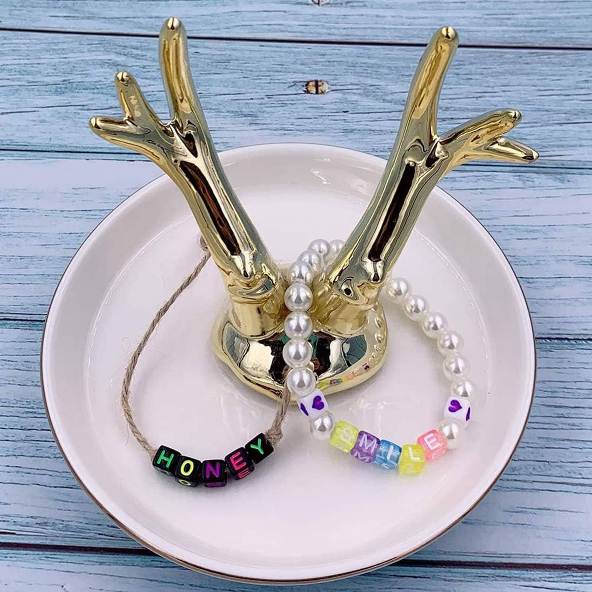 Acrylic cube letter bead bracelet with pearl beads and colorful spelled letters