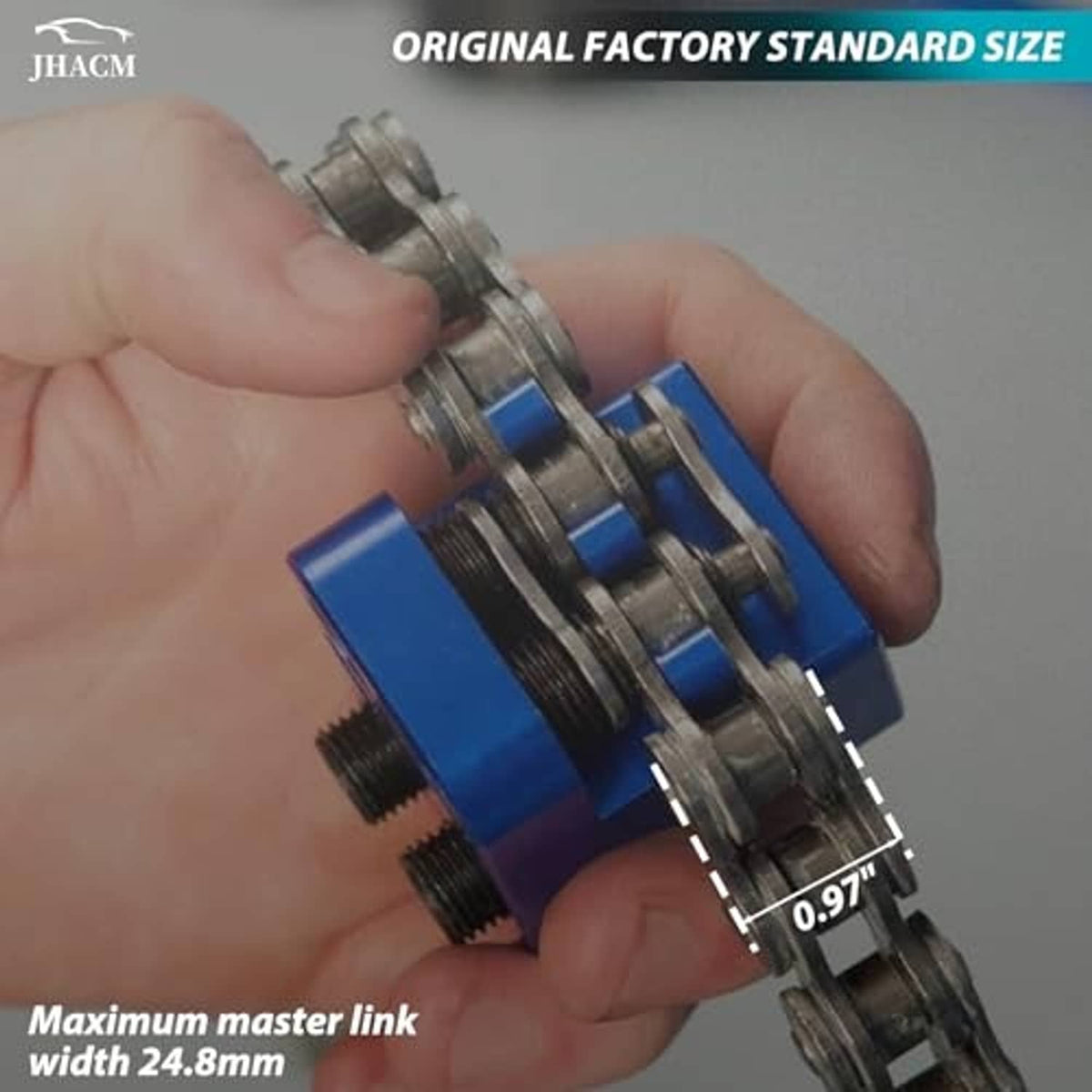 Master link press tool holding chain with visible link width measurement