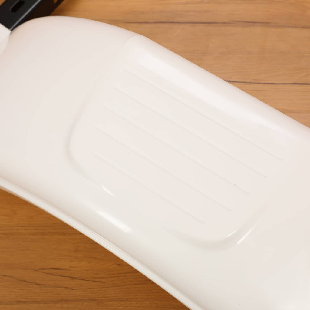 White HDPE fender surface with ridged texture and smooth curved edge