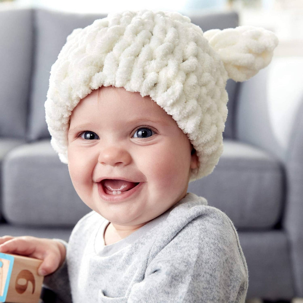 Cream chunky knit beanie made from finger-loop yarn