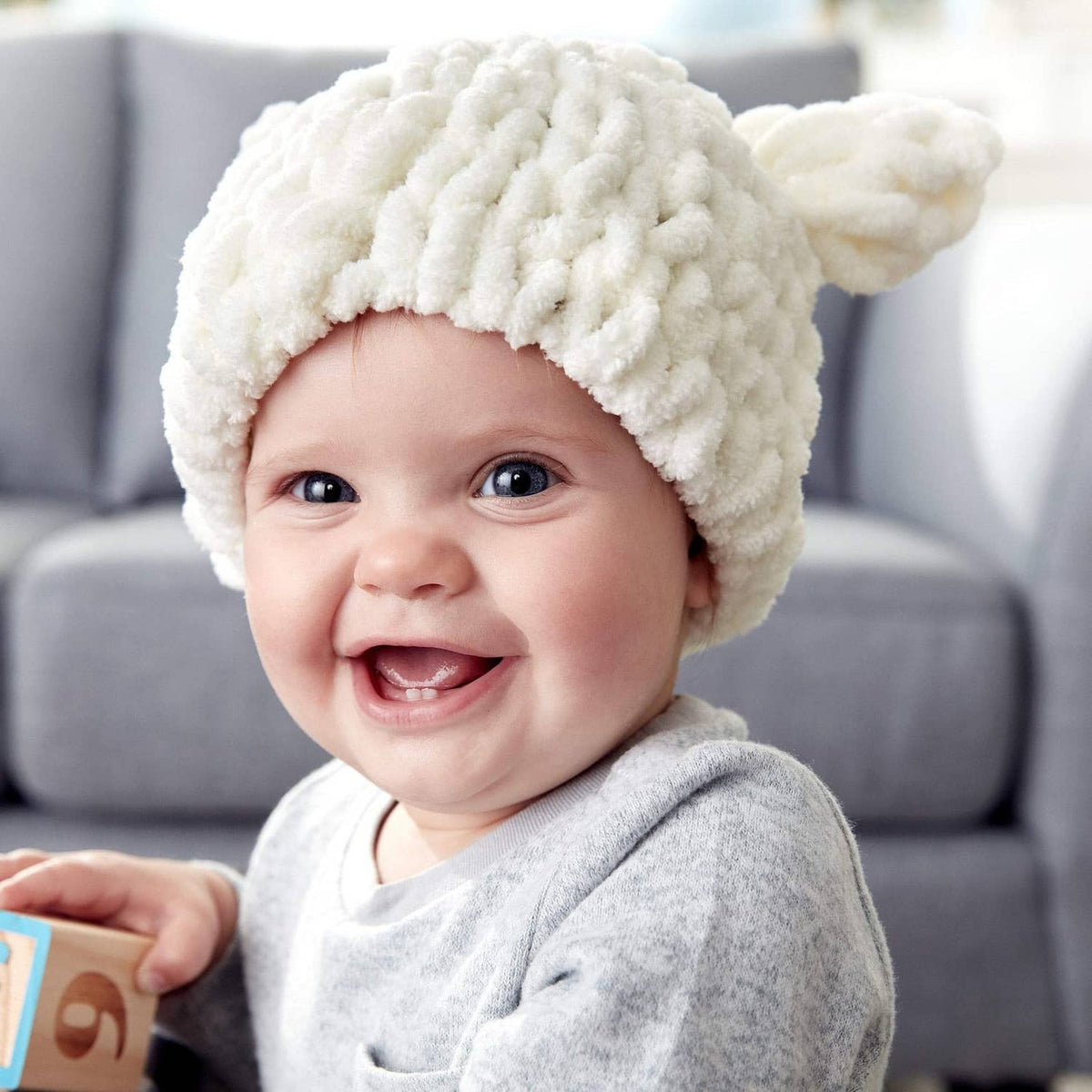 Cream chunky knit beanie made from finger-loop yarn