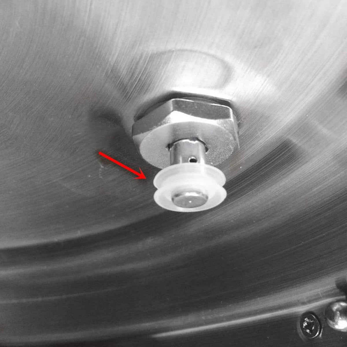 Slow cooker bobber valve gasket with metal stem for lid