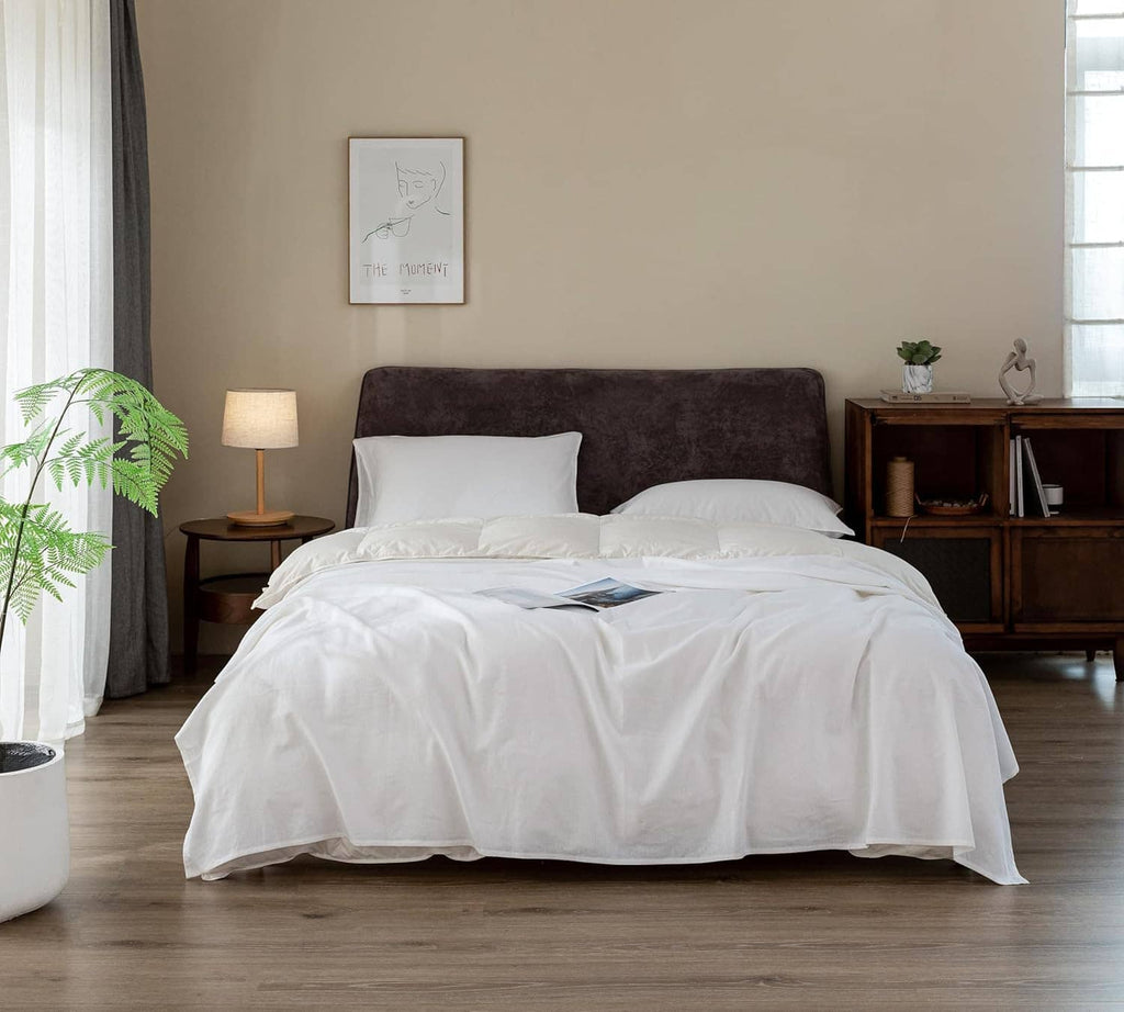 White linen bed sheet set, full size with two pillowcases and gathered flat sheet