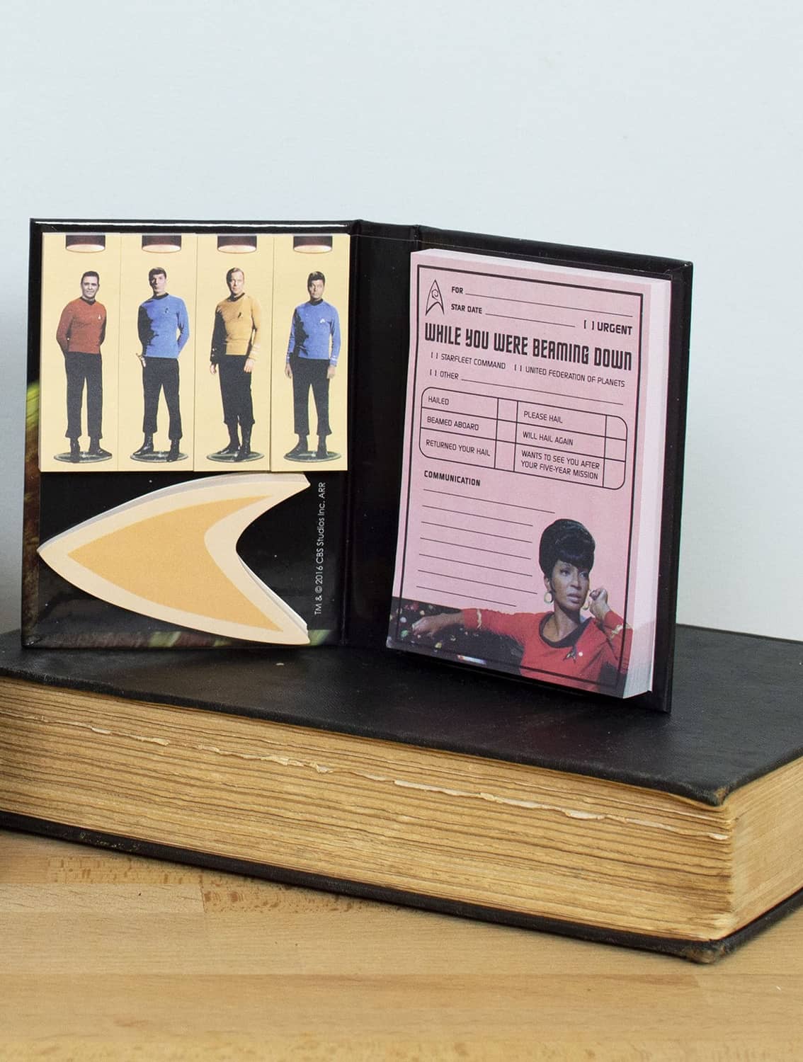 Open sticky notes booklets with character figure cards and form-style panel