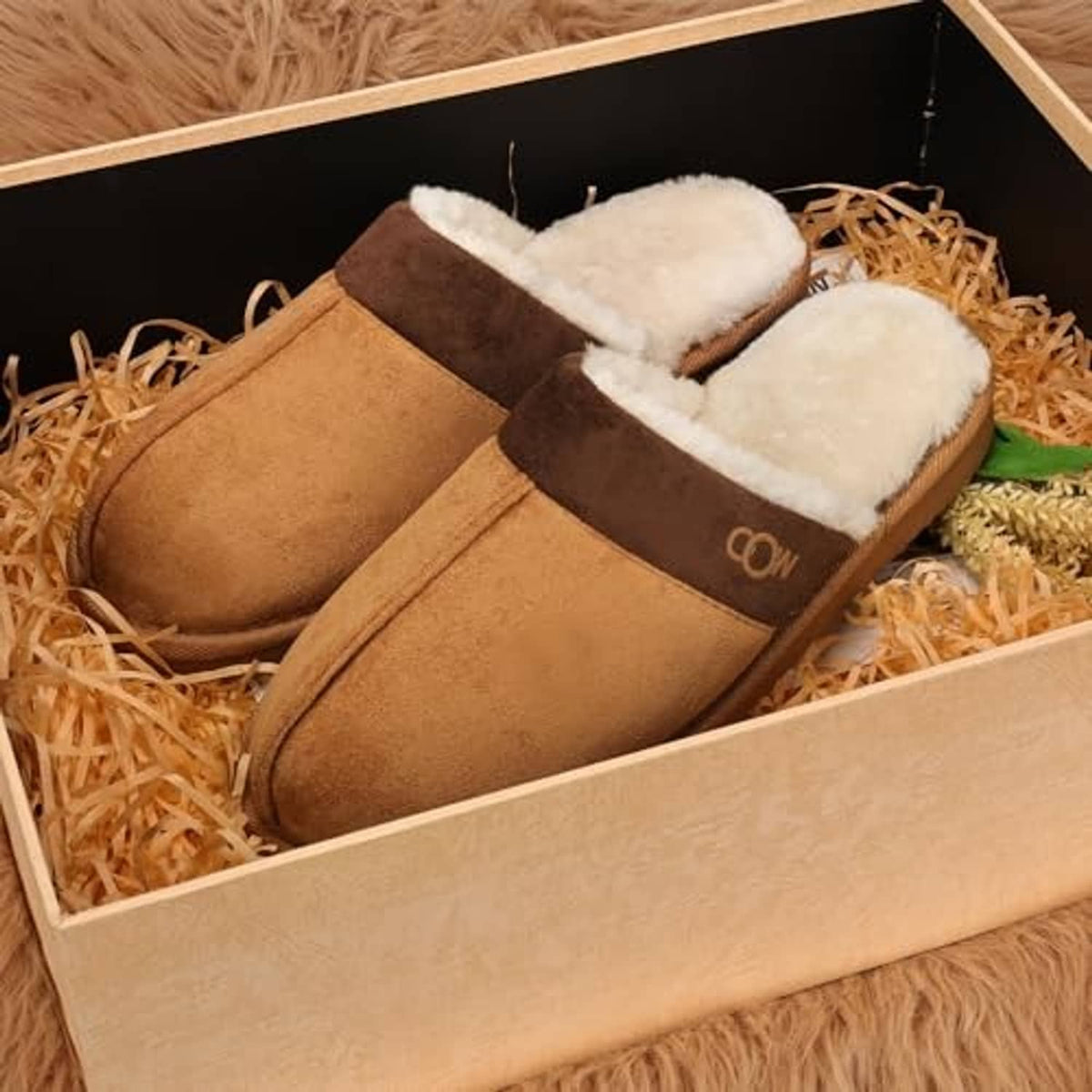 Chestnut slippers in gift box, slip-on style with white faux-fur lining