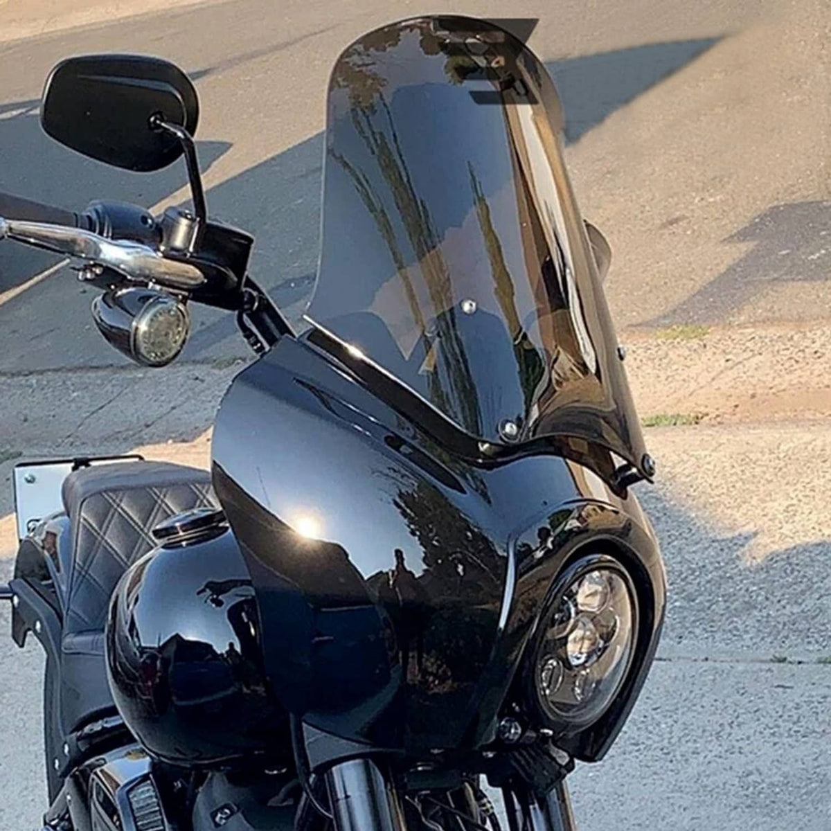 Front fairing and tinted windshield for Harley Dyna, glossy black with windshield mount