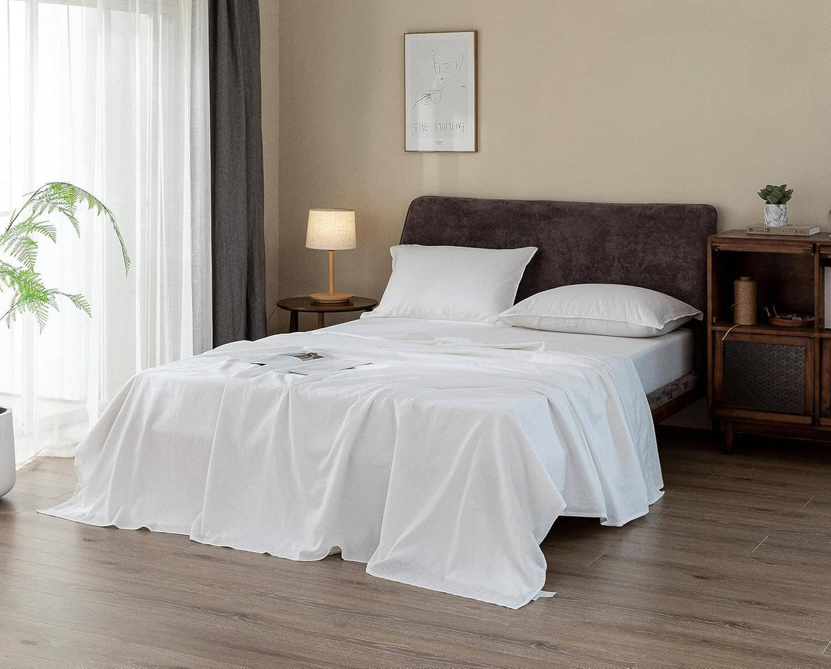 White linen bed sheet set, full size, layered flat sheet with two pillowcases