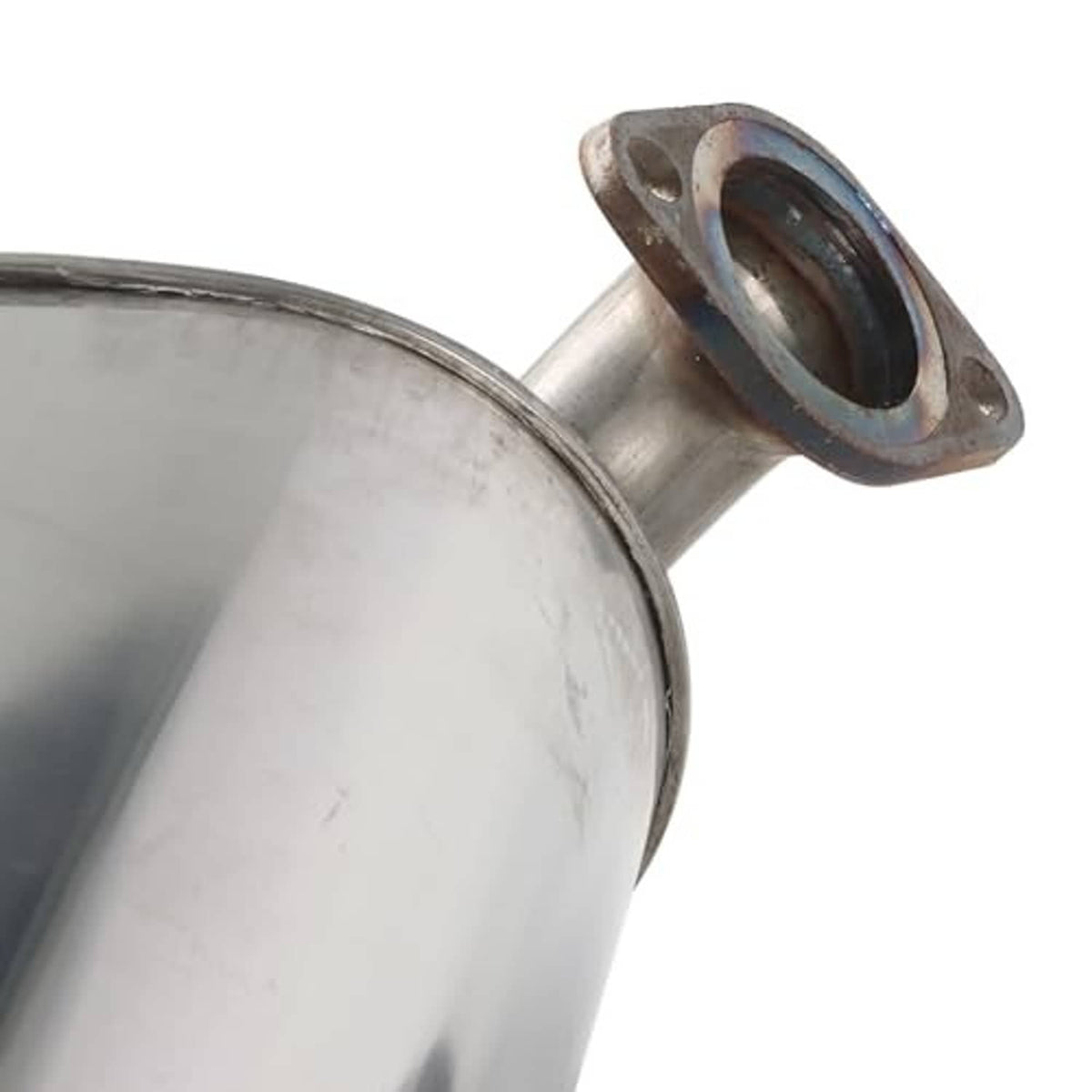 Close-up muffler inlet flange connection with welded pipe joint