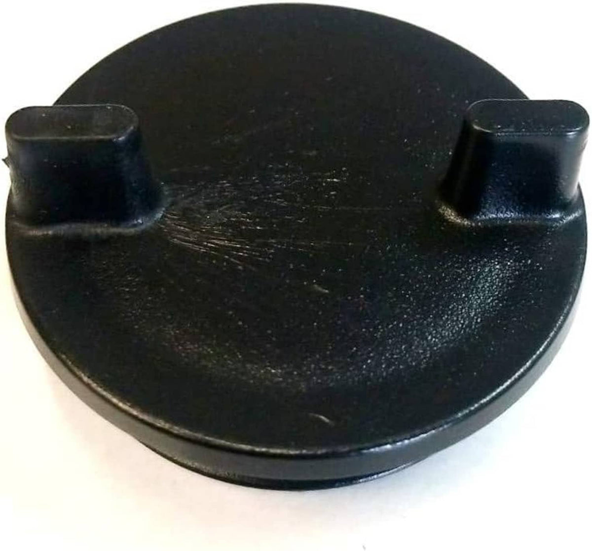 Black non-locking gas deck fill cap with raised grip tabs
