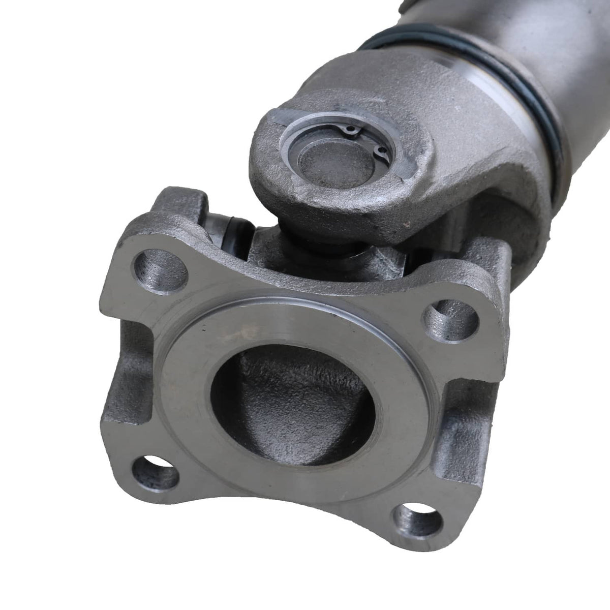 Front driveshaft flange yoke with circular bearing opening and bolt holes