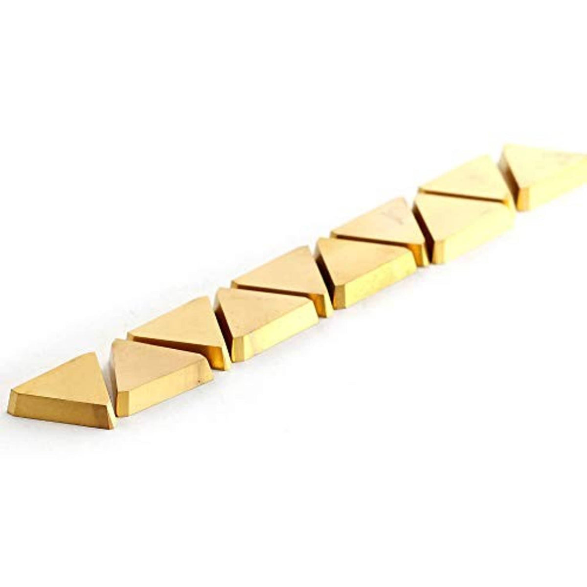 Triangular carbide inserts, gold coated finish, diagonal line arrangement