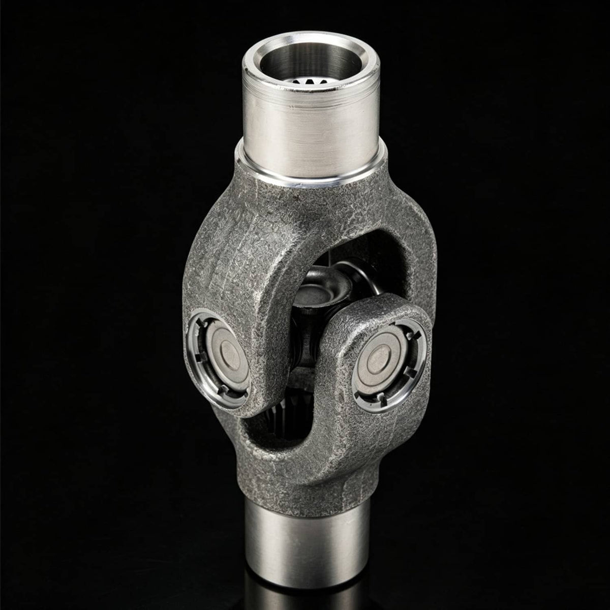Drive shaft U-joint yoke joint with two bearing caps and central cross, silver metal