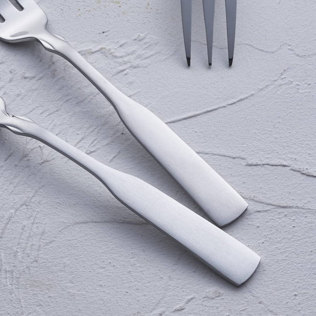 3-tine stainless steel dinner fork, 7.6 in, polished silver handle and tines