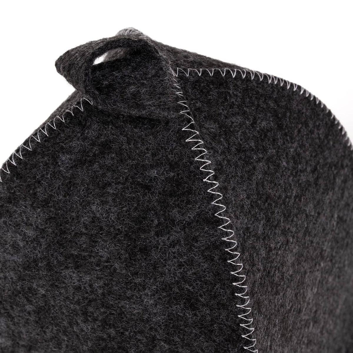 Dark grey wool sauna hat, close-up of zigzag stitched brim edge