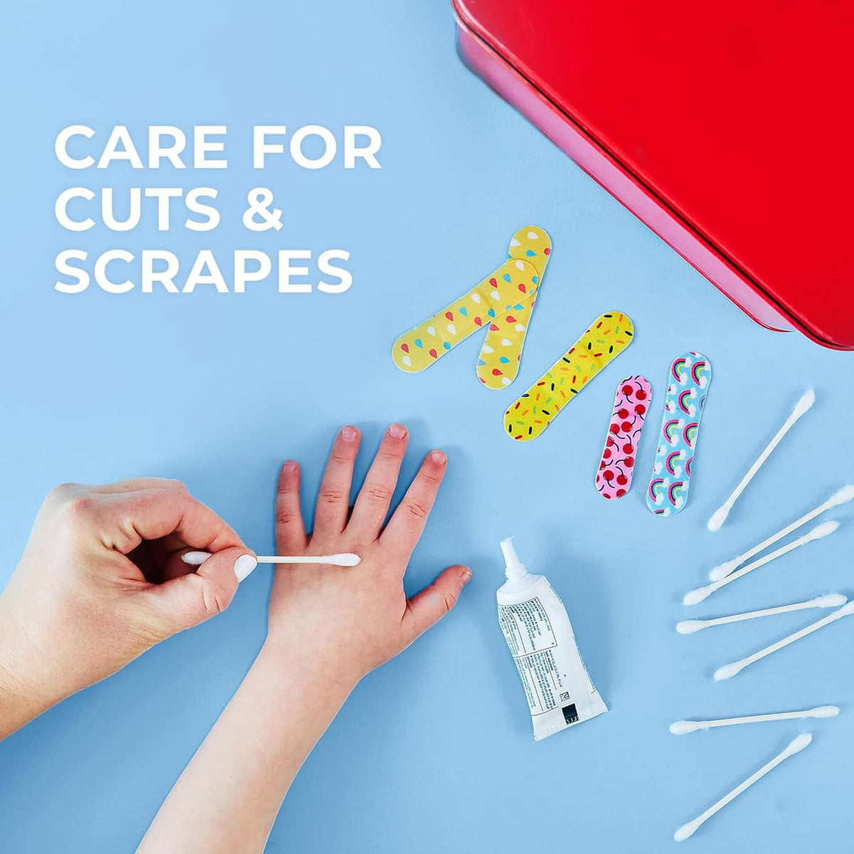 Cotton swabs for care on hands, with squeeze bottle and loose swabs
