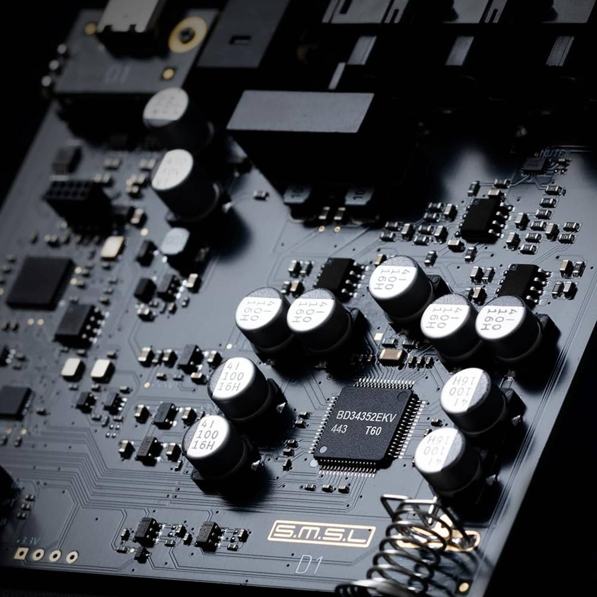 SMSL D1 DAC circuit board detail with capacitors and BD4352EKV chip
