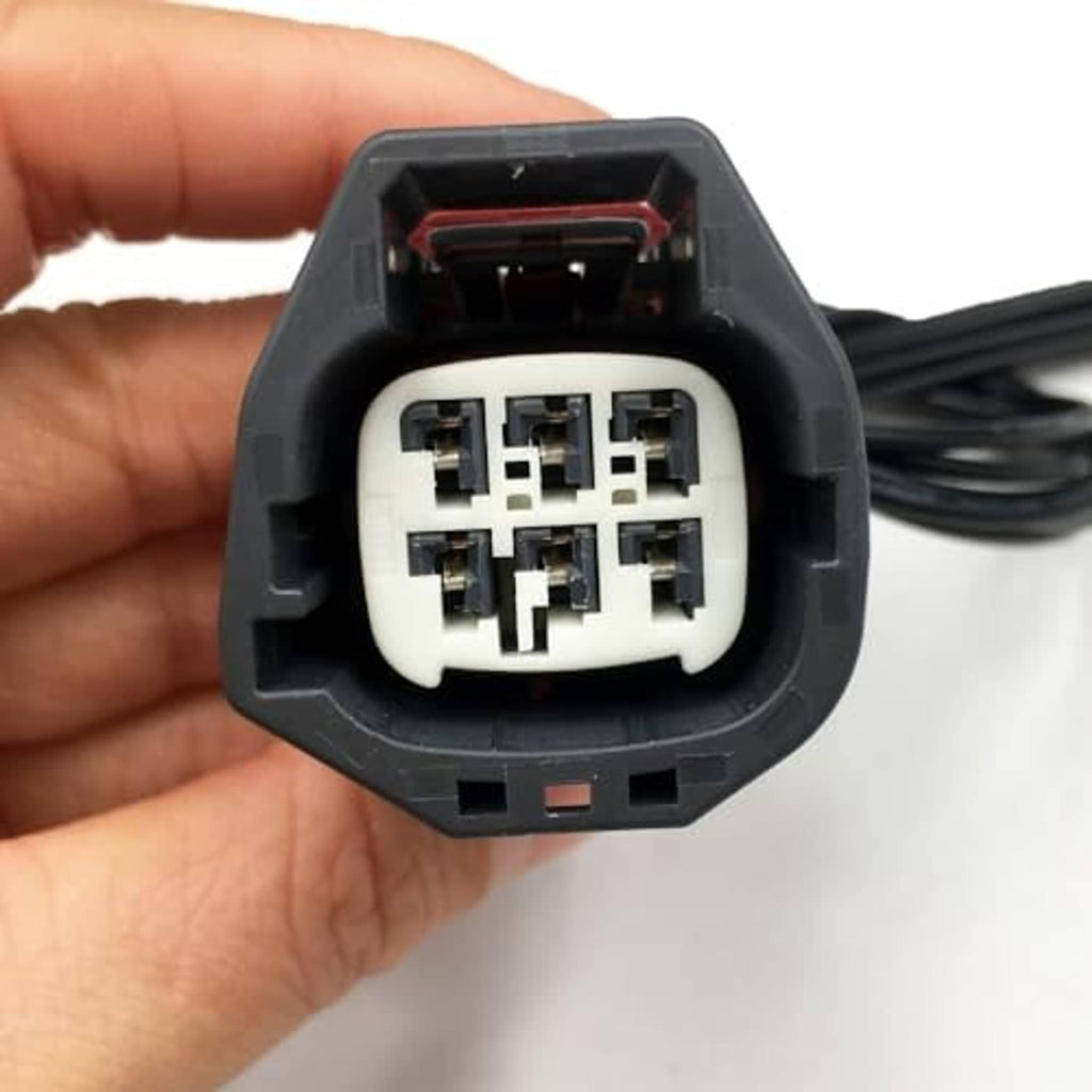 Headlight connector pigtail plug with cream multi-pin socket and red top