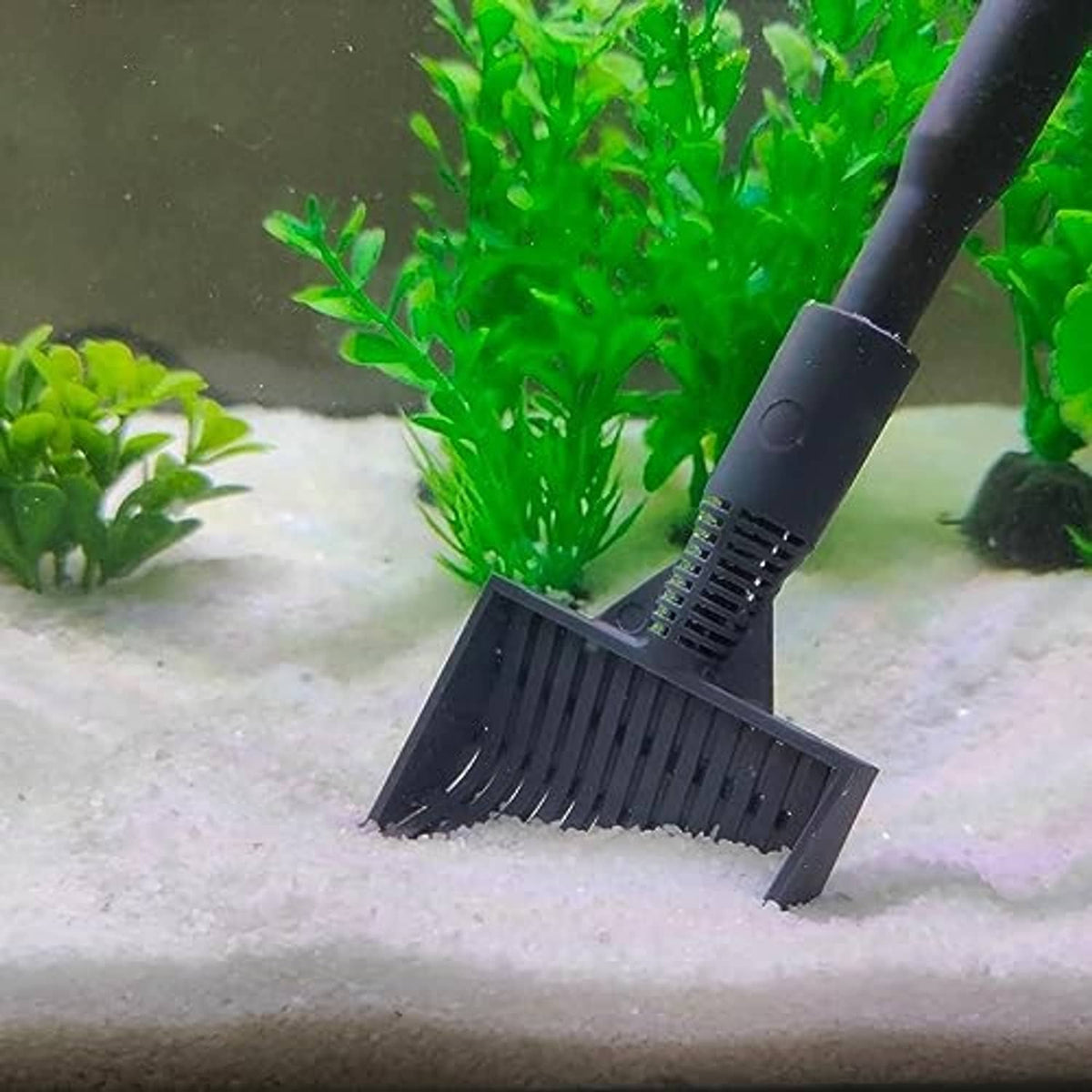 Fish tank gravel rake attachment with wide comb head and long handle