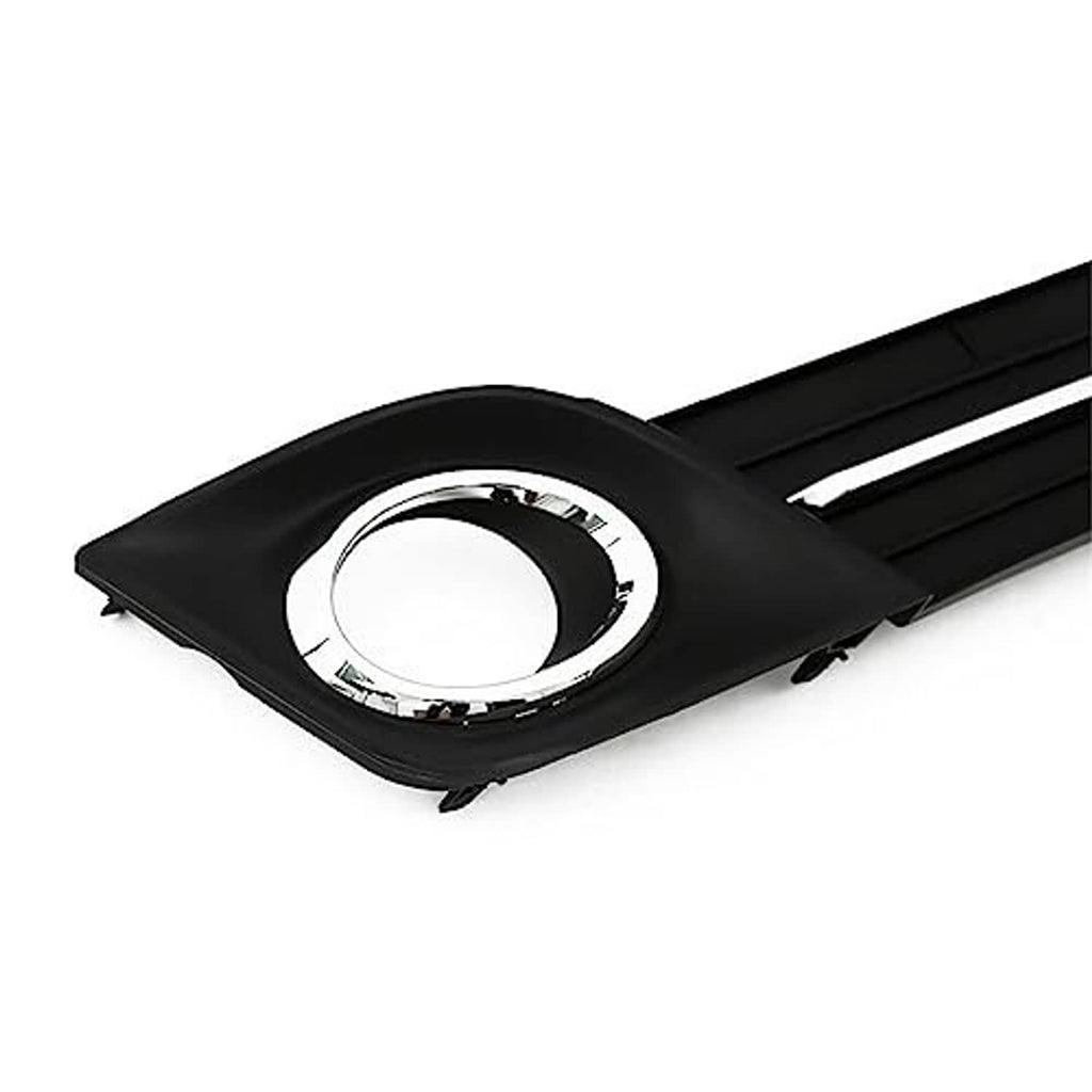 Single fog lamp bezel cover with round opening, black trim and chrome ring