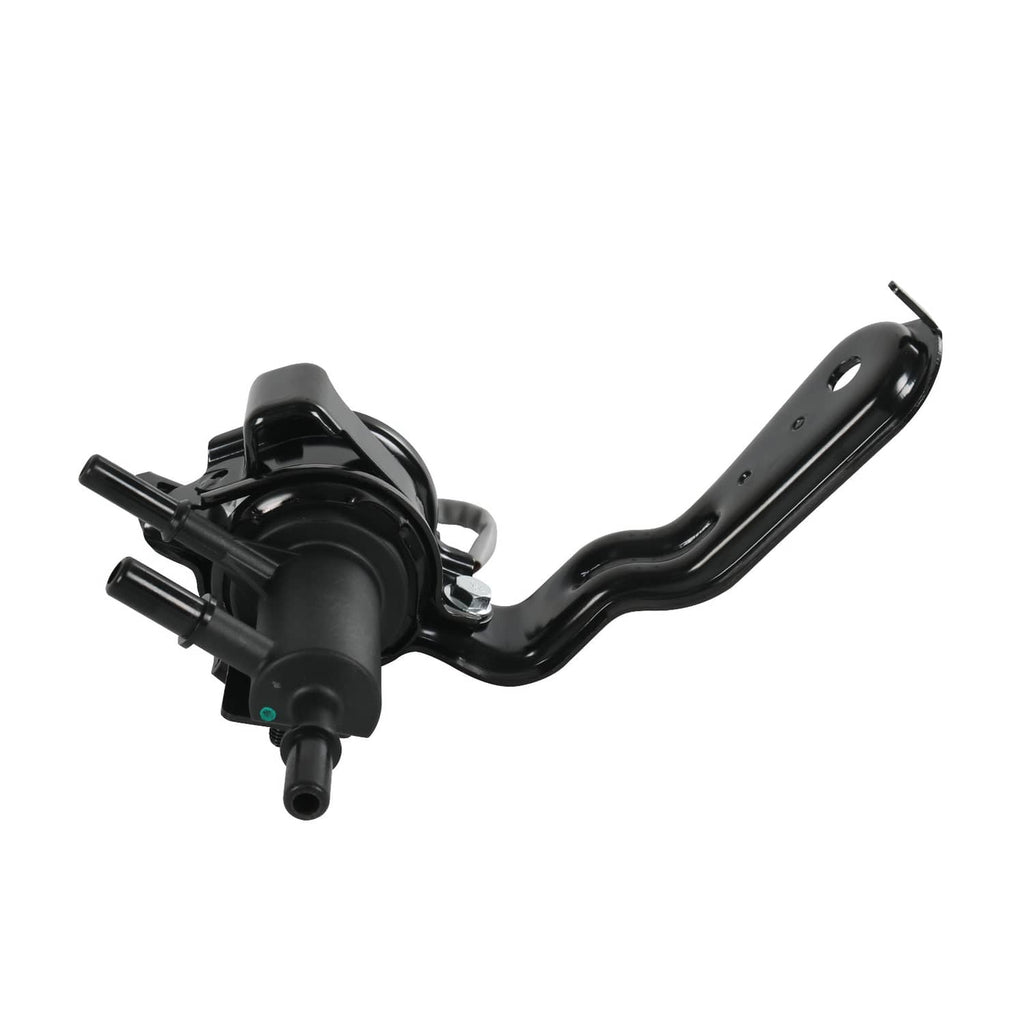 Fuel tank reservoir valve assembly with black metal pipes and vacuum-style port