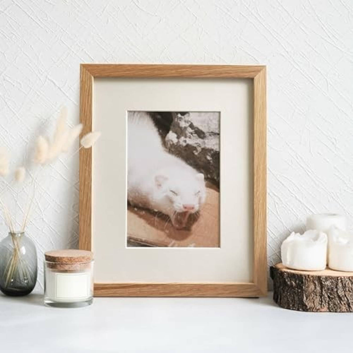 Natural oak 8x10 photo frame with white mat and cat picture