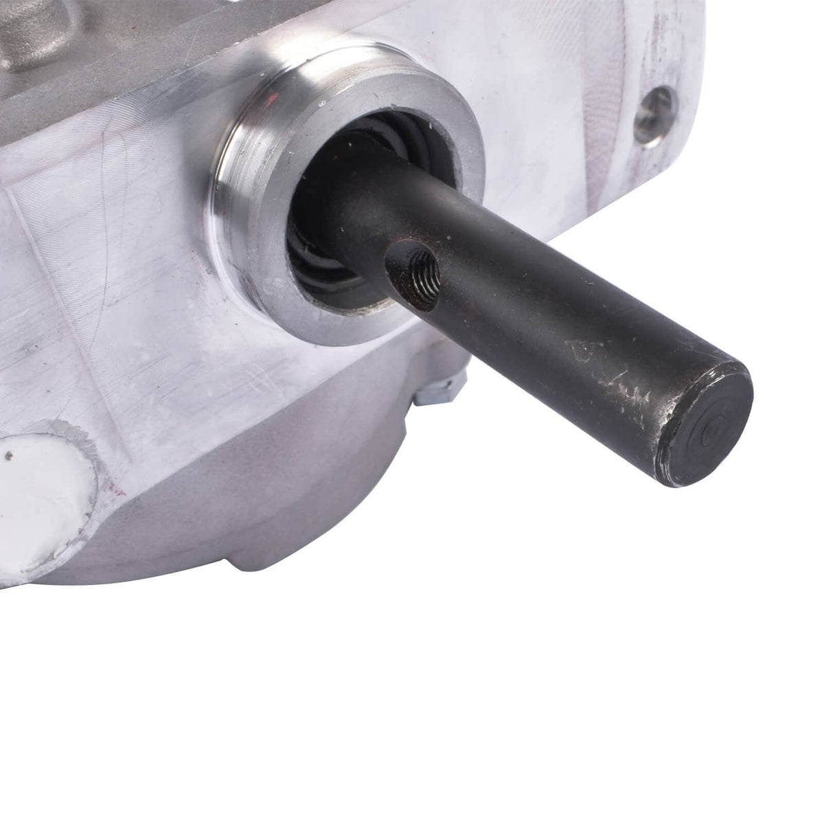 Rear differential lock actuator output shaft end with threaded center opening
