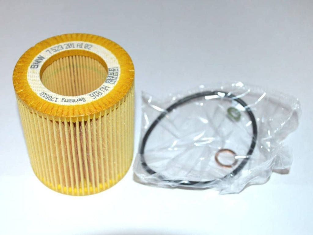Oil filter element with seal rings in clear plastic bag