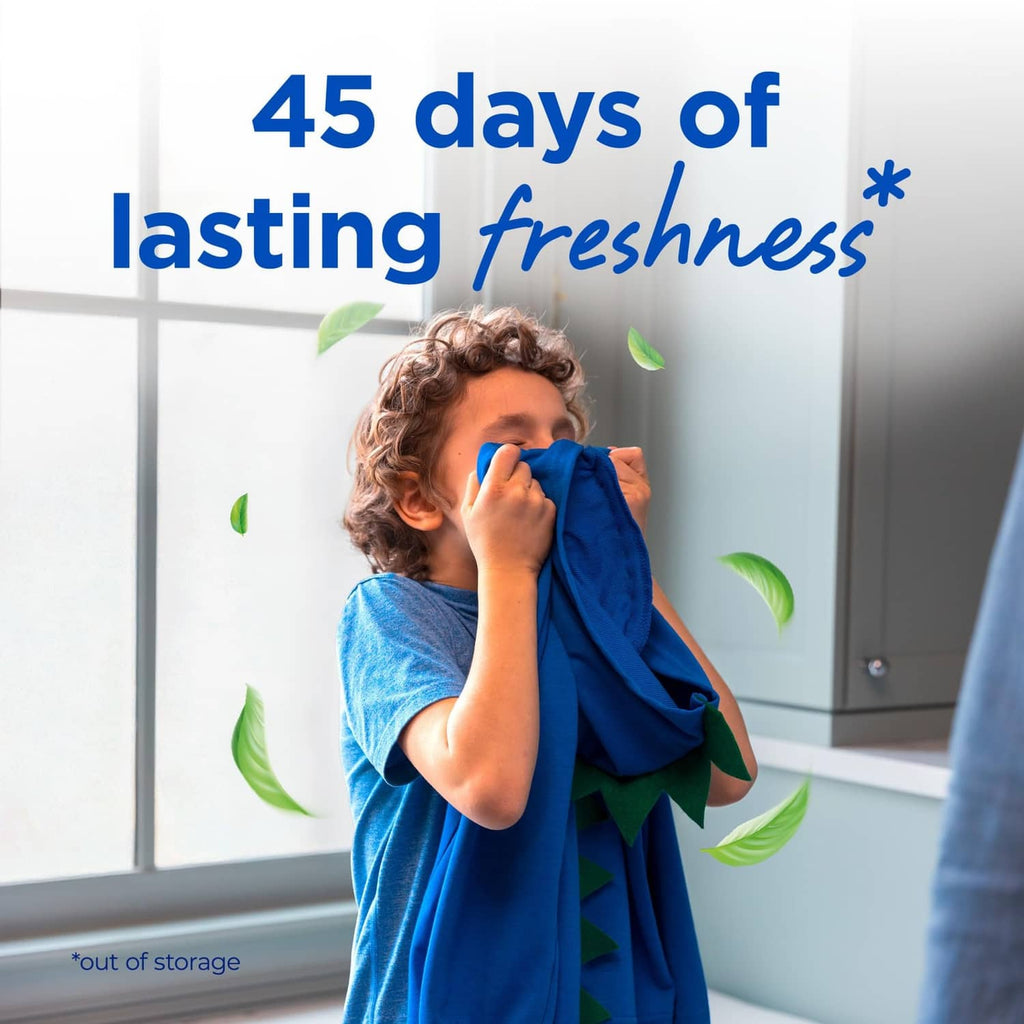 Child holding Purex detergent pouch with “45 days of lasting freshness” text