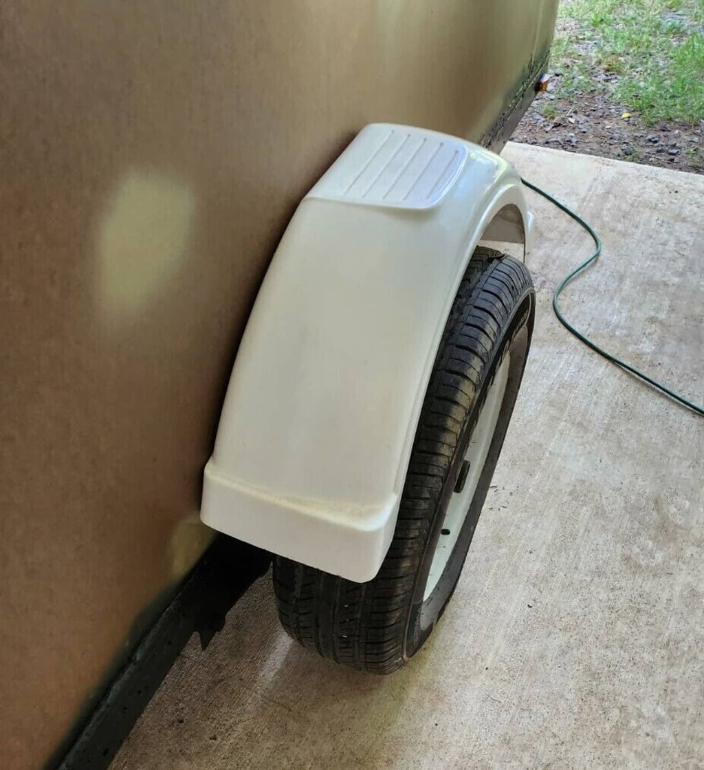 White trailer fender, curved splash guard for 13 in wheel