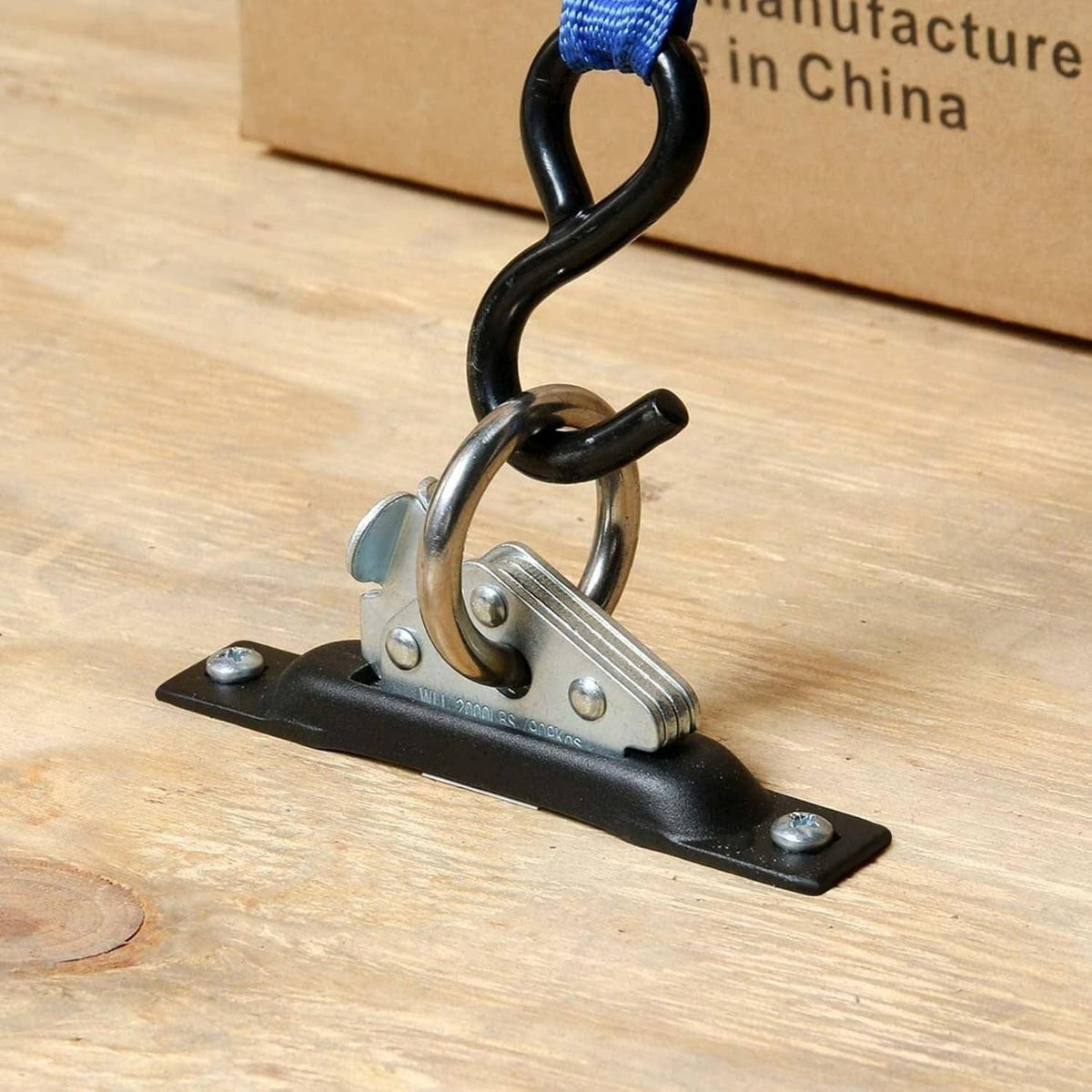 Single-slot E-track tie-down with black base and zinc-plated swivel hook
