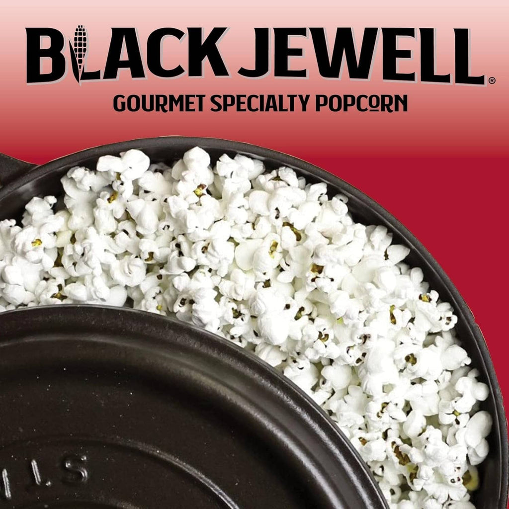 Gourmet popped popcorn kernels in a bowl, white crunchy popcorn pieces